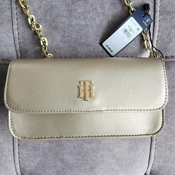 NWT Tommy Hilfiger Solid TH Logo Crossbody Bag - Picture 1 of 12